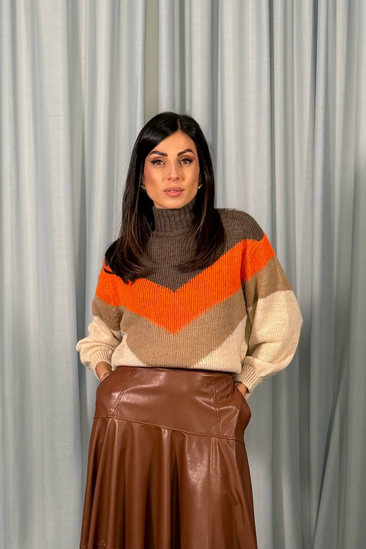 Maglione a blocchi con collo alto e maniche lunghe