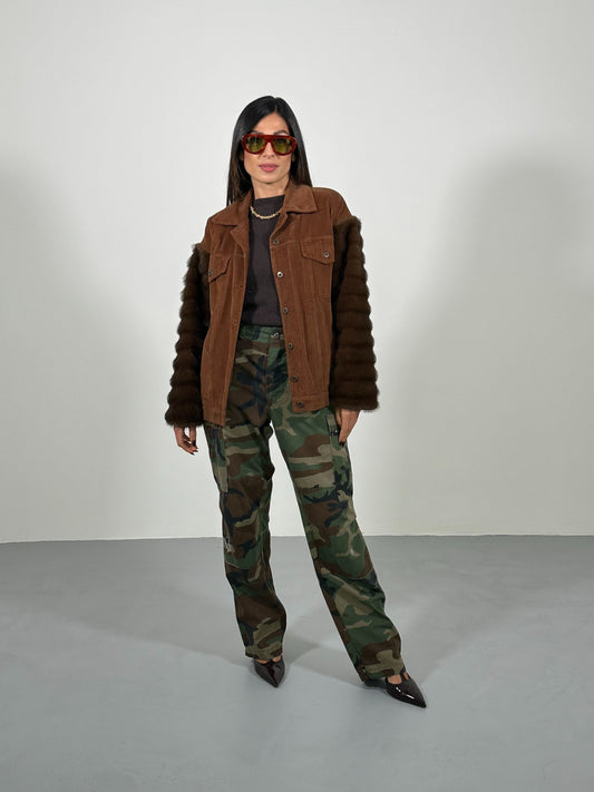 Eco-fur con maniche effetto pelliccia e tasche frontali