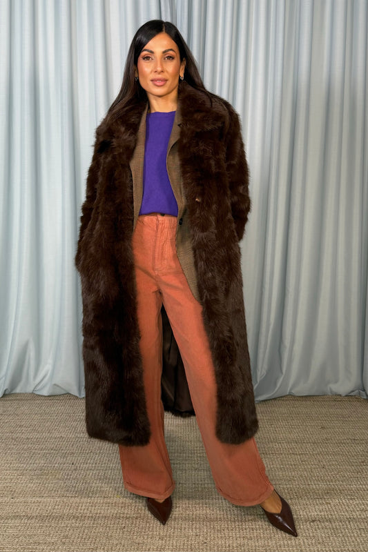 Cappotto lungo in eco fur con cintura