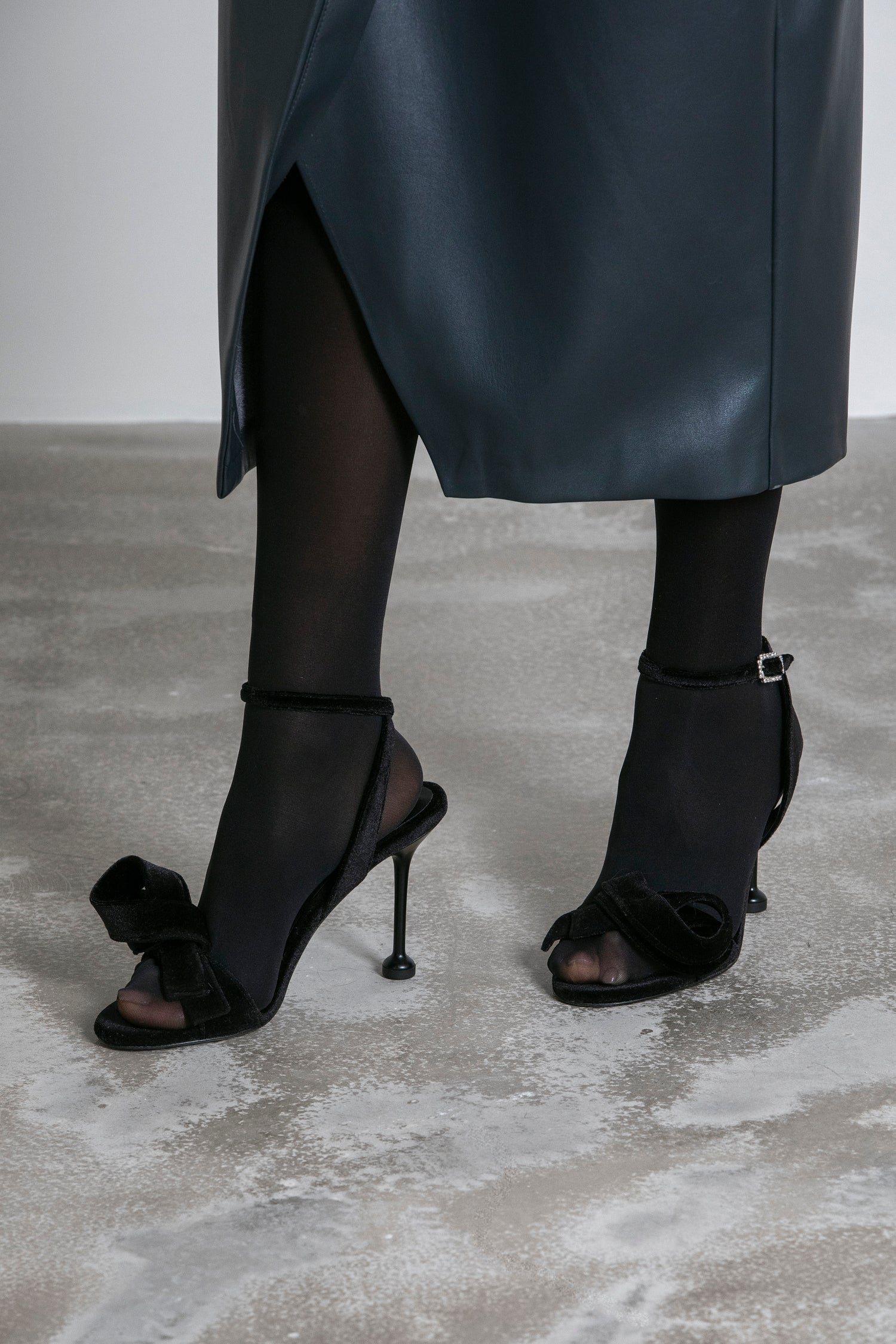 Ovye’ Sandalo in Velluto