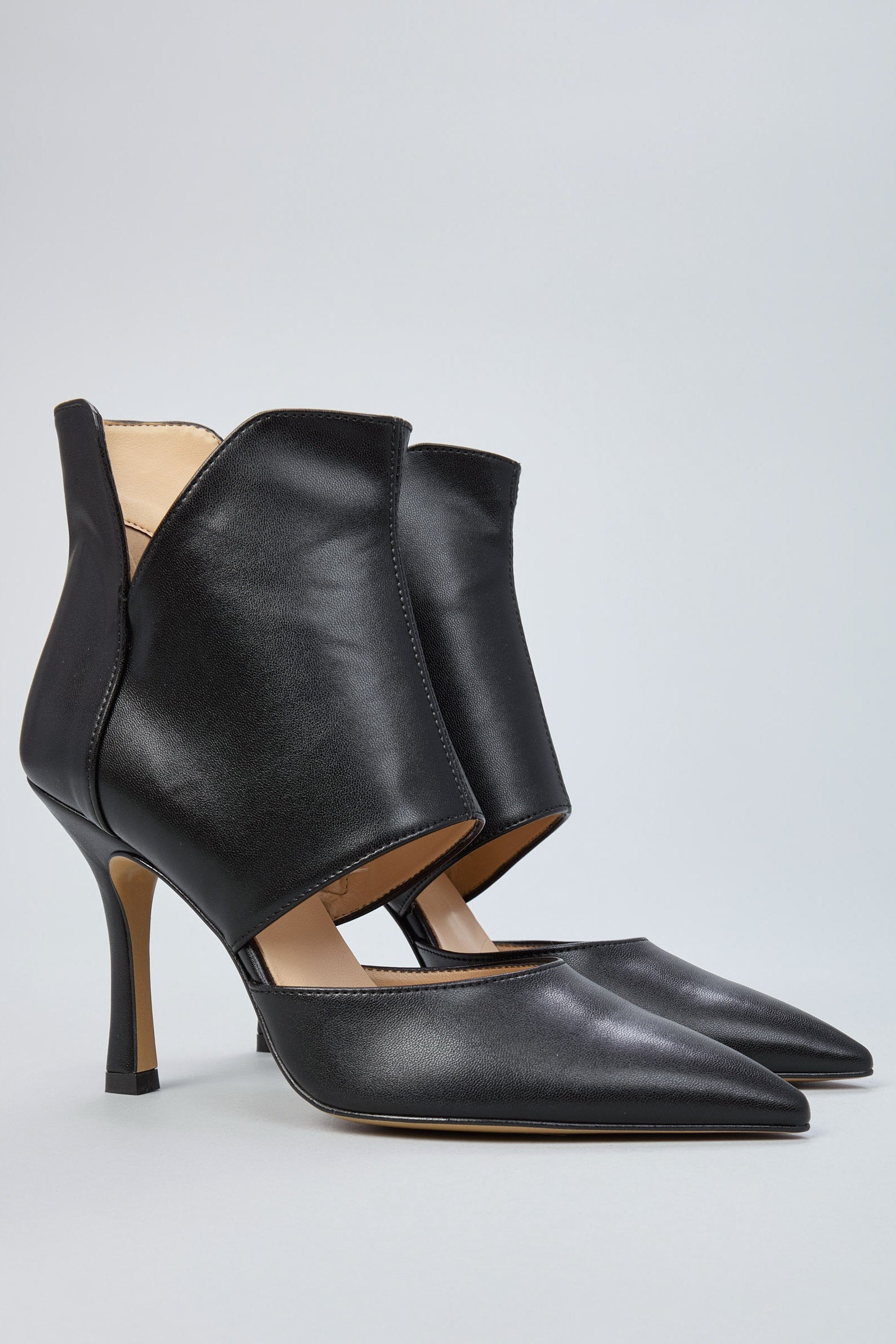 Ovyè Decolletè Cut-Out Con Gambale