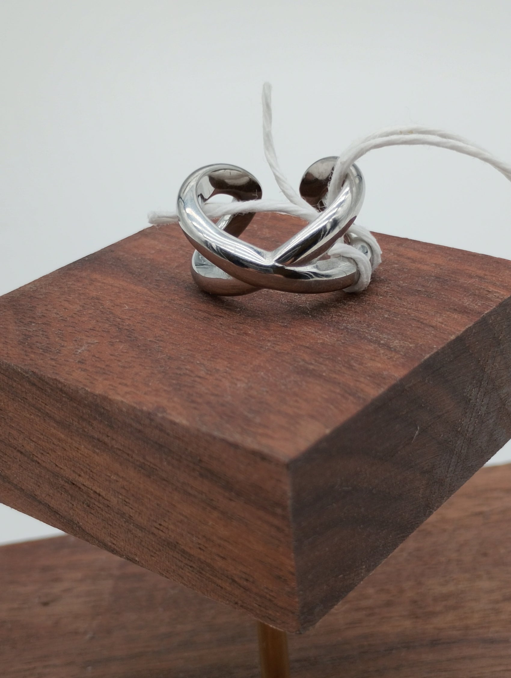 Anello incrocio a x