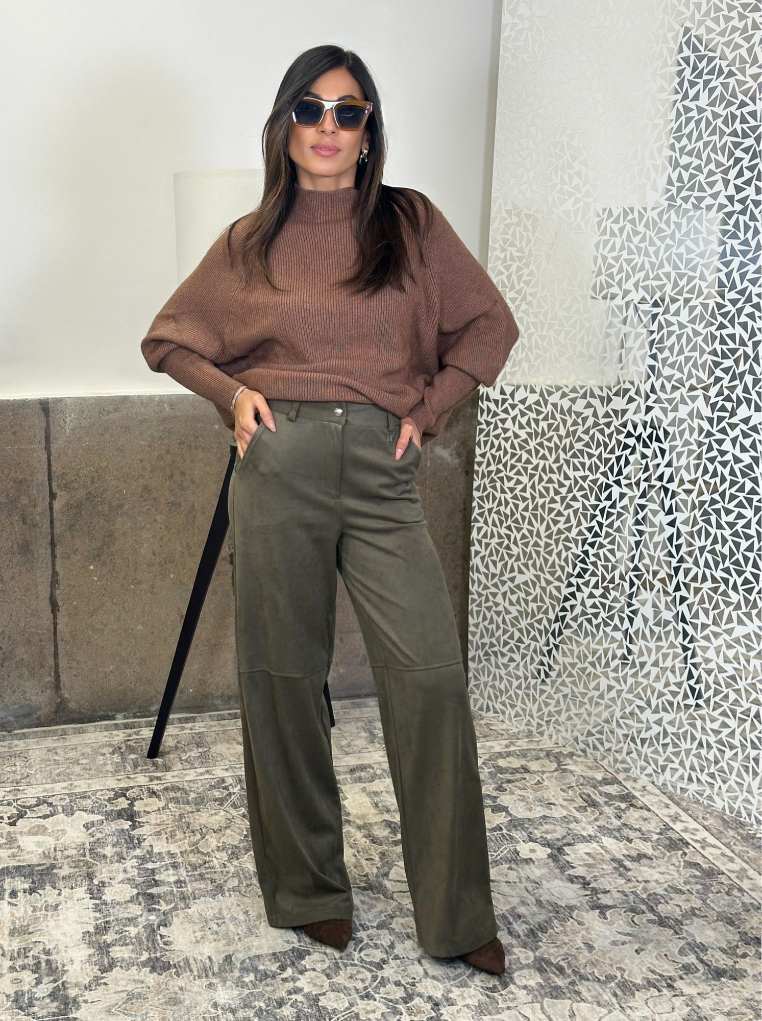 Maglia collo vulcano coste elasticizzata